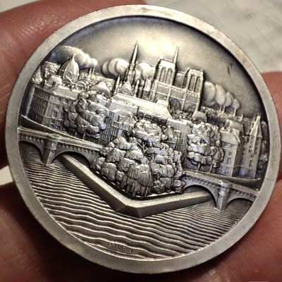 年末清仓 顺丰包邮 法国原盒纪念章一银一铜镀银