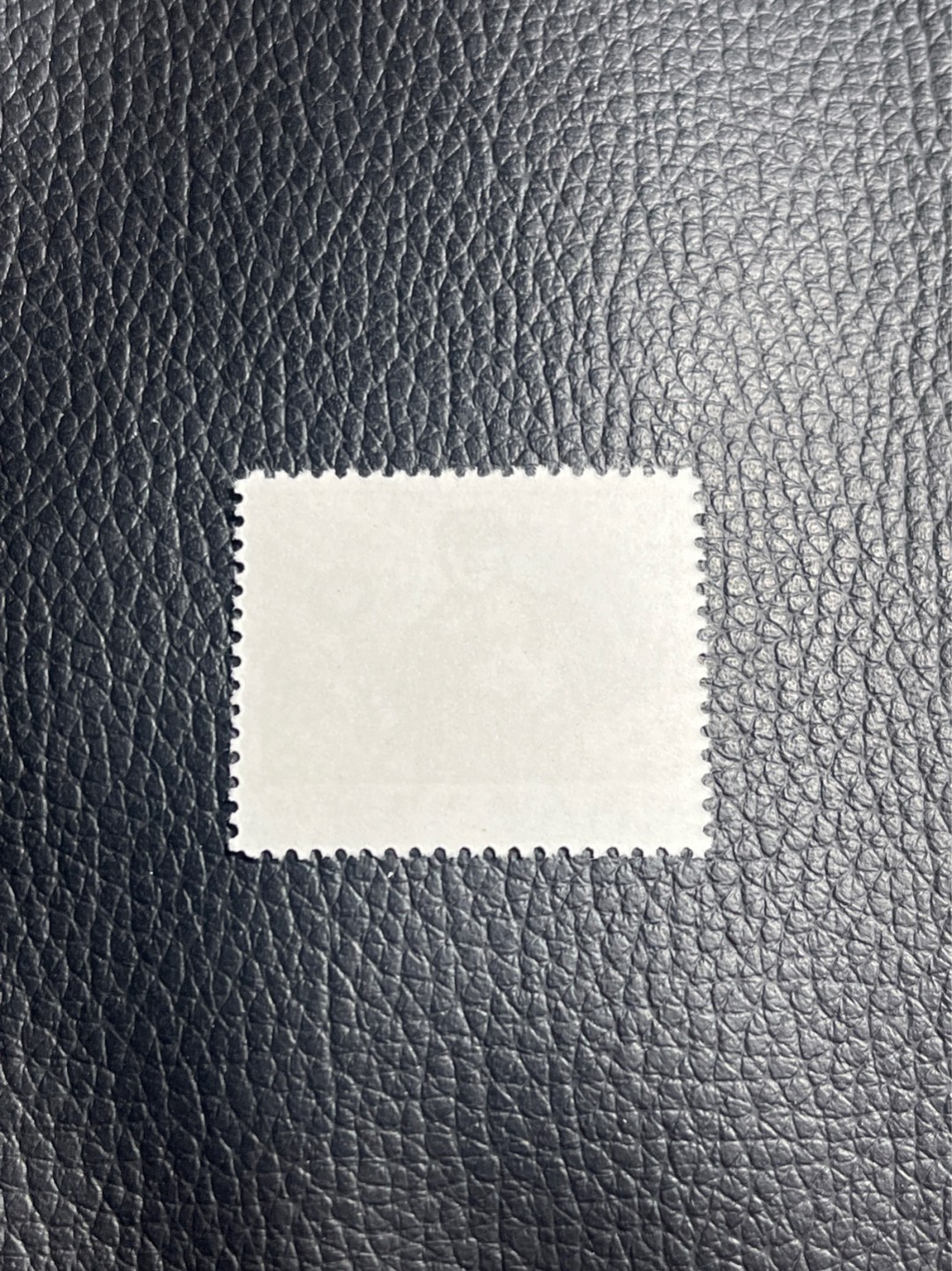 洪涛臻品批发群  精选邮票限时拍卖第一百一十二期 ★组外品★普无号 11.5°细齿 工人裸票，普通票下边16个齿，细齿组外品19个齿，存世量少，全品可评级，喜欢不要错过