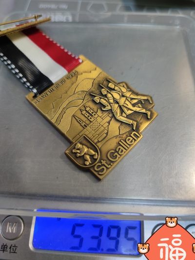 年末清仓 顺丰包邮 瑞士射击节章二枚一起