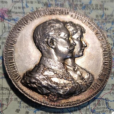 年末清仓 顺丰包邮 威廉二世银婚纪念大银章1918年 品相如图一些小磕碰