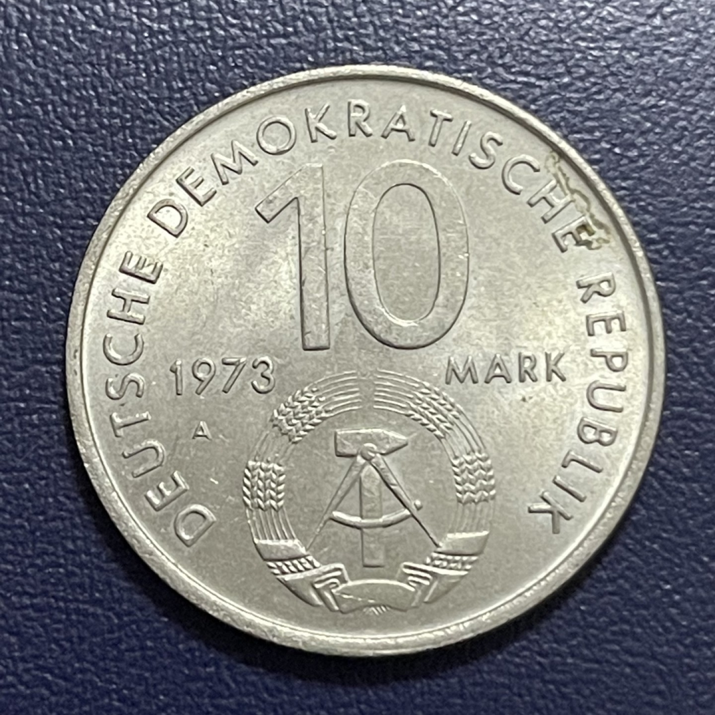 外国硬币0元起拍 东德1973年10马克纪念币 第十届世界青年与学生联欢节