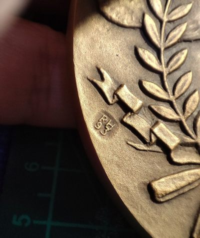 年末清仓 顺丰包邮 芬兰赫尔辛基大学纪念大铜章 原盒1993