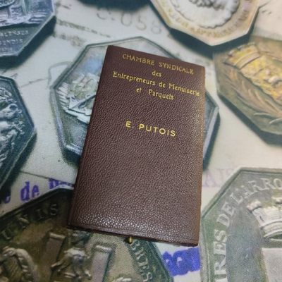 年末清仓 顺丰包邮 法国原盒纪念章一银一铜镀银