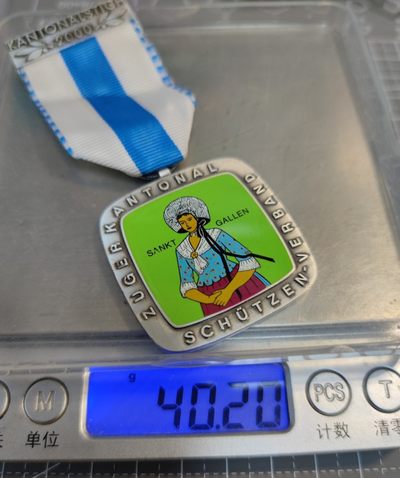 年末清仓 顺丰包邮 瑞士射击节章二枚一起
