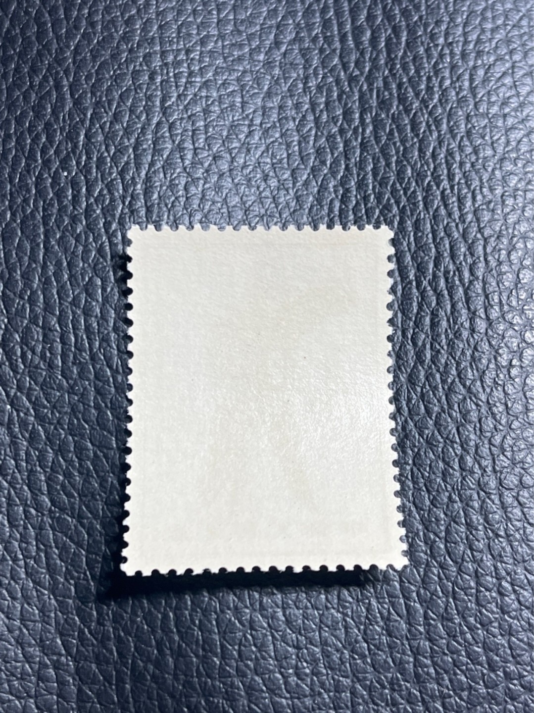 洪涛臻品批发群  精选邮票限时拍卖第一百一十二期 【评级推荐】特63青铜器  8-1新票一枚，版撕全品嘎嘎绝，齿孔饱满圆润，白胶润泽无任何瑕疵，ASG评级搏分首选，包OG。