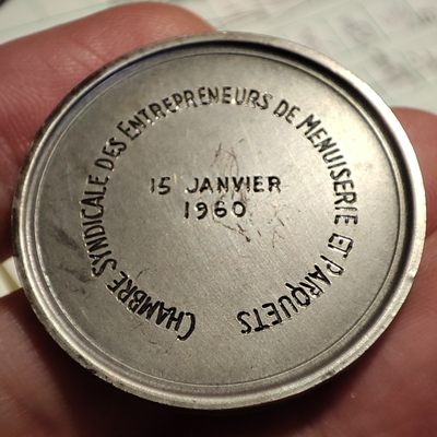 年末清仓 顺丰包邮 法国原盒纪念章一银一铜镀银