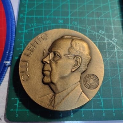 年末清仓 顺丰包邮 芬兰赫尔辛基大学纪念大铜章 原盒1993