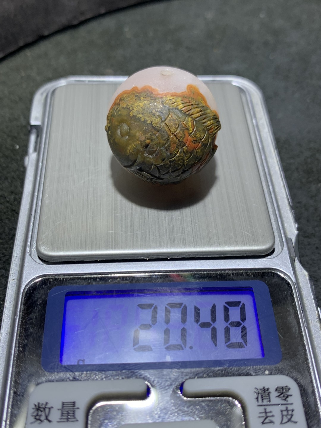 精美冰飘亚光战国红玛瑙巧雕胖鲤鱼圆珠一个，寓意，富贵有鱼