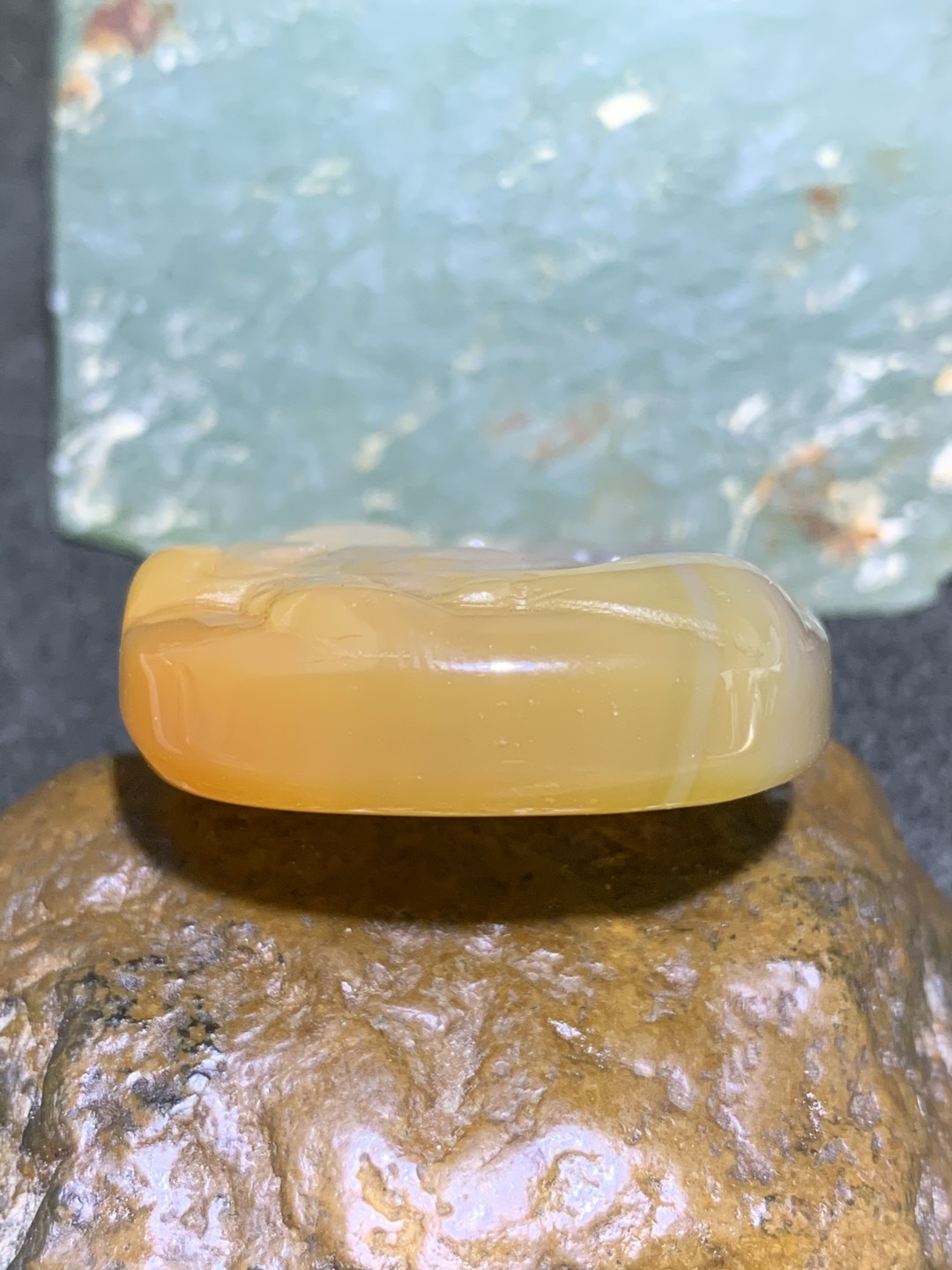 精美高玉化巴西玛瑙雕刻牌子一块