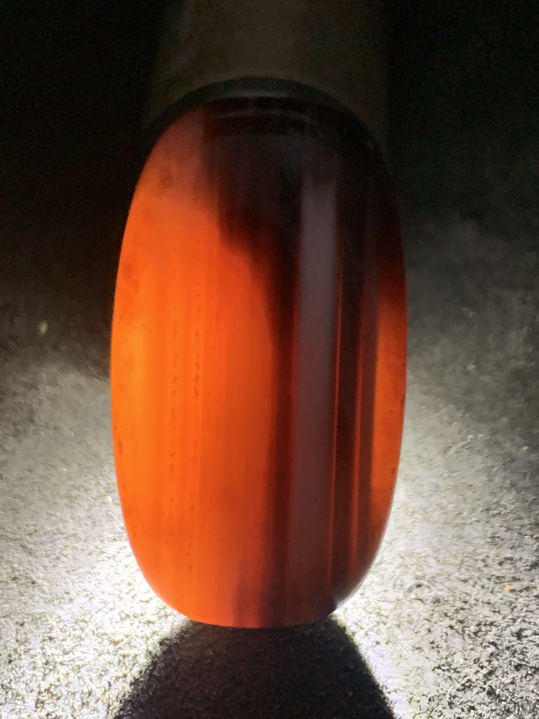 精美高玉化药师玛瑙天眼板珠(背云)一个，