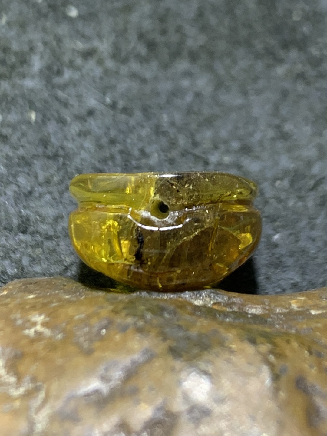 天然通货乌克兰蜜蜡雕刻龟壳寓意，富甲天下，一个，