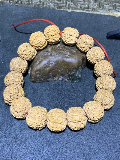 精美毕业级凹底梅花双龙金刚菩提手串一条， - 精美毕业级凹底梅花双龙金刚菩提手串一条，