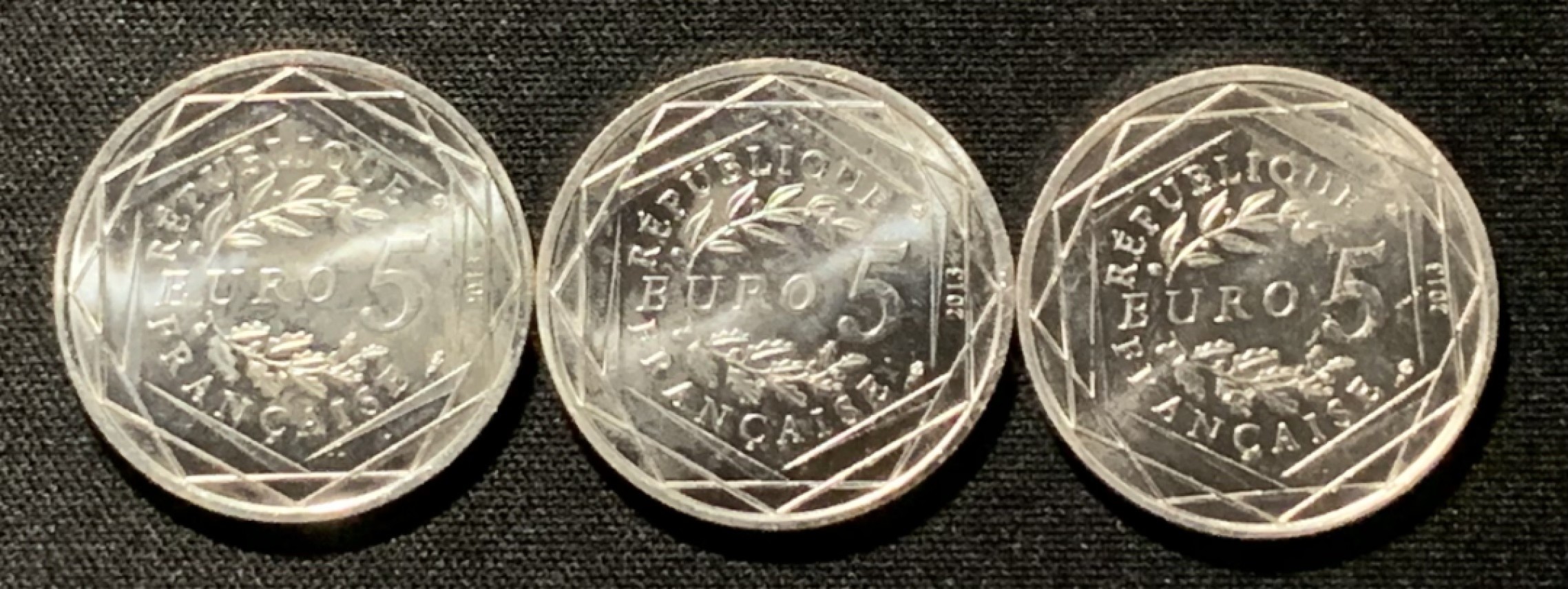 紫瑗钱币——第249期拍卖 法国 2013年 字母系列 自由 平等 博爱 5欧元 3枚一组 共22克 0.333银 UNC