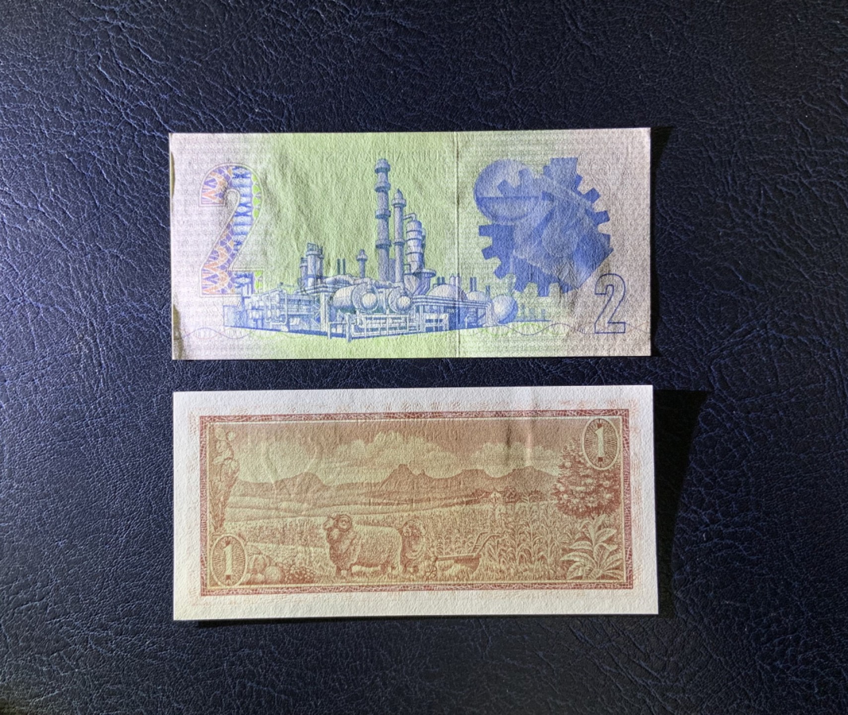 收藏联盟Quantum Auction 第220期拍卖  南非1975-81年1-2兰特 品相UNC 2兰特为UNC-