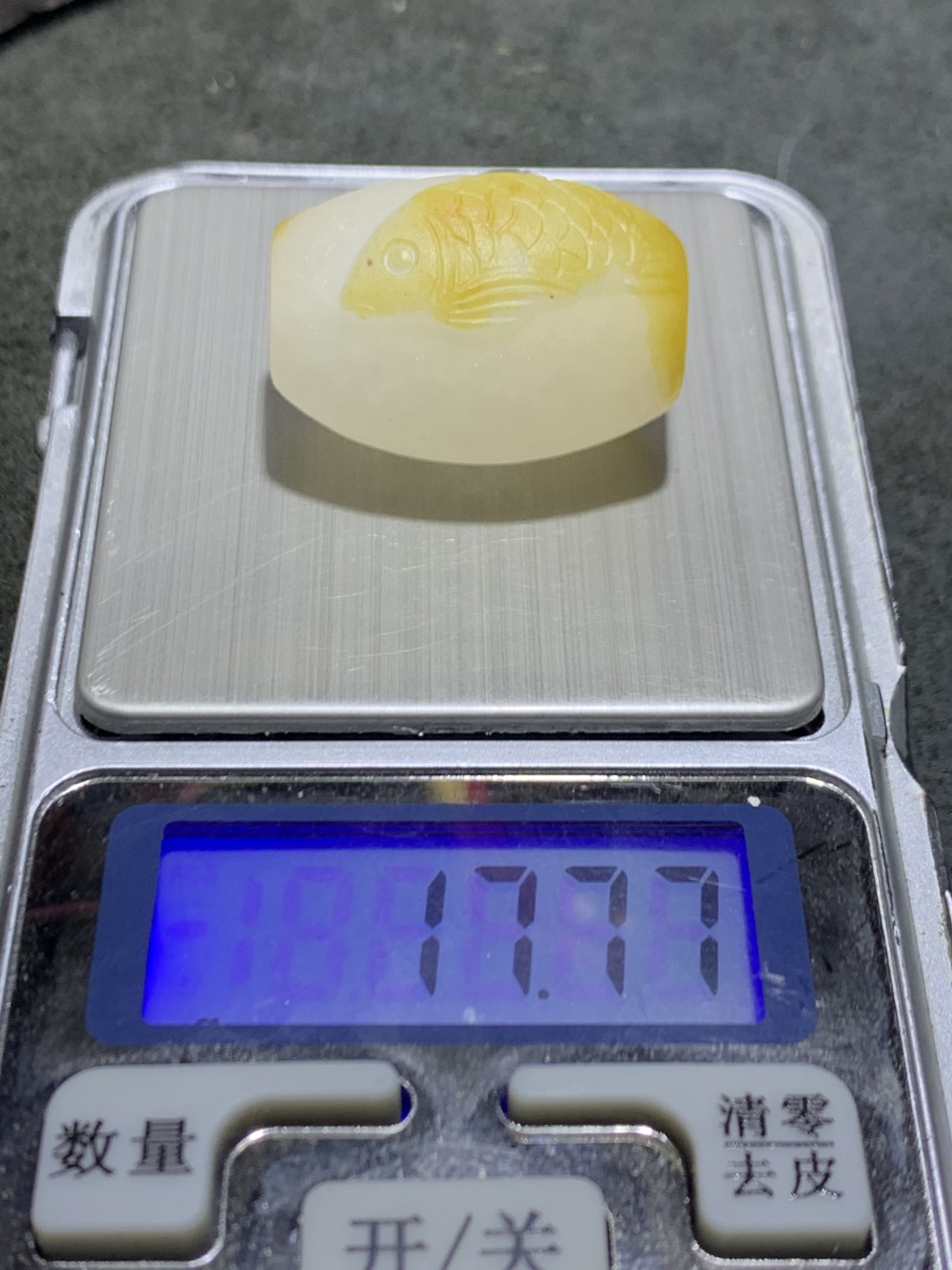 精美亚光冰飘战国红玛瑙巧雕金鲤鱼勒子一个，寓意，富贵有鱼，