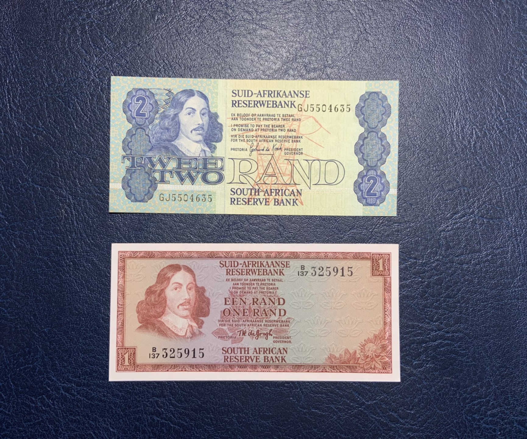 收藏联盟Quantum Auction 第220期拍卖  南非1975-81年1-2兰特 品相UNC 2兰特为UNC-
