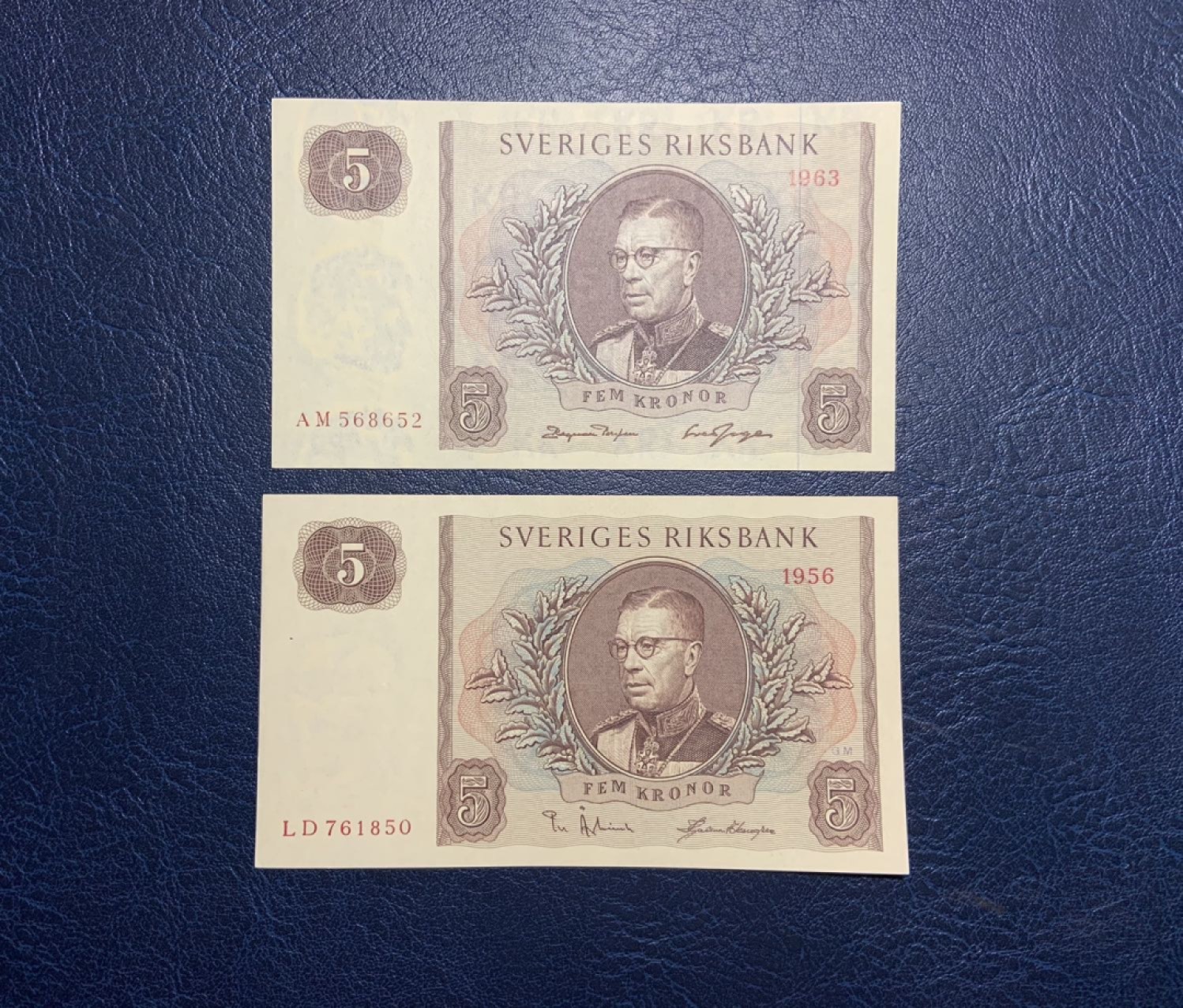 收藏联盟Quantum Auction 第220期拍卖  瑞典1956-63年5克朗 品相全新UNC 金属线版和不同签名各一张