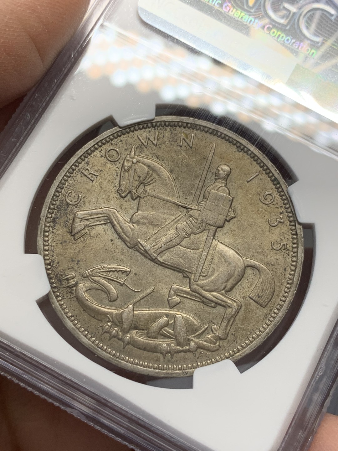 《竞宝斋》第125场-周日，周一 ，2场连拍（全场包邮） NGC-MS64 英国 1935年 1克朗 乔五木马剑银币 原味无洗 英系必备品种