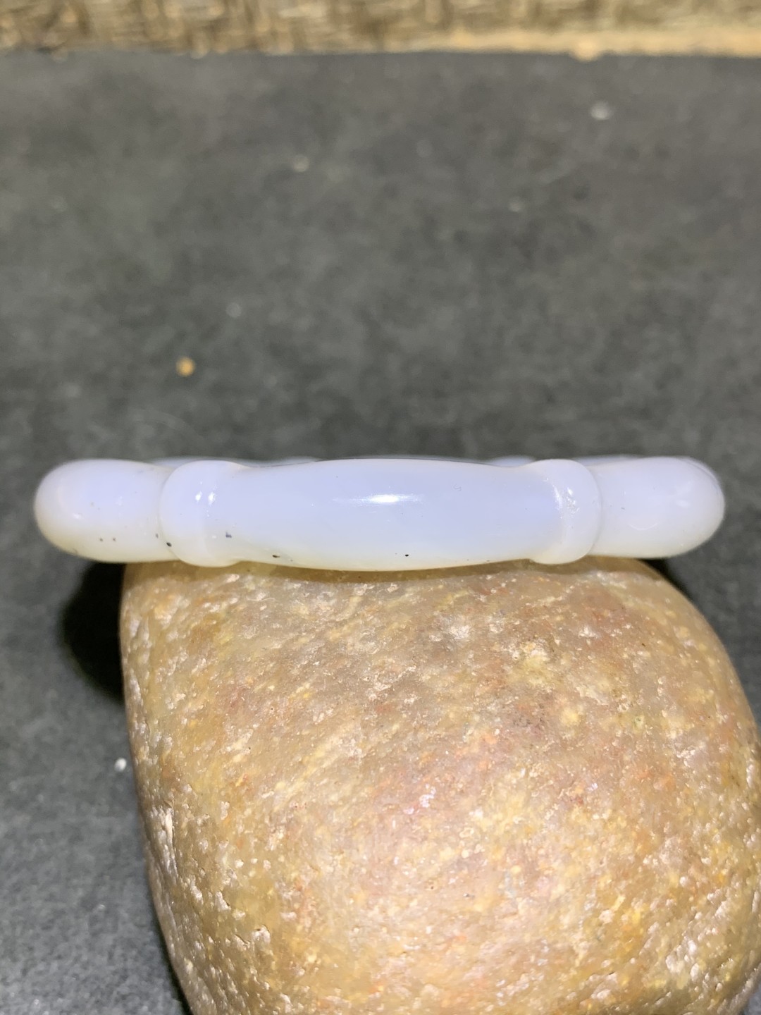 天然原矿三无精品水墨雕海洋玉髓竹节手镯一只！