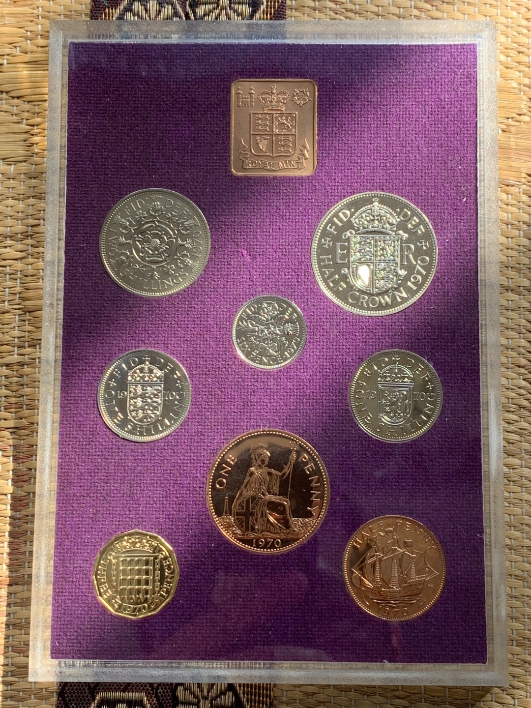 《竞宝斋》第125场-周日，周一 ，2场连拍（全场包邮） 英国1970年原装精制套币，十二进制少女头像关门币，火热品种