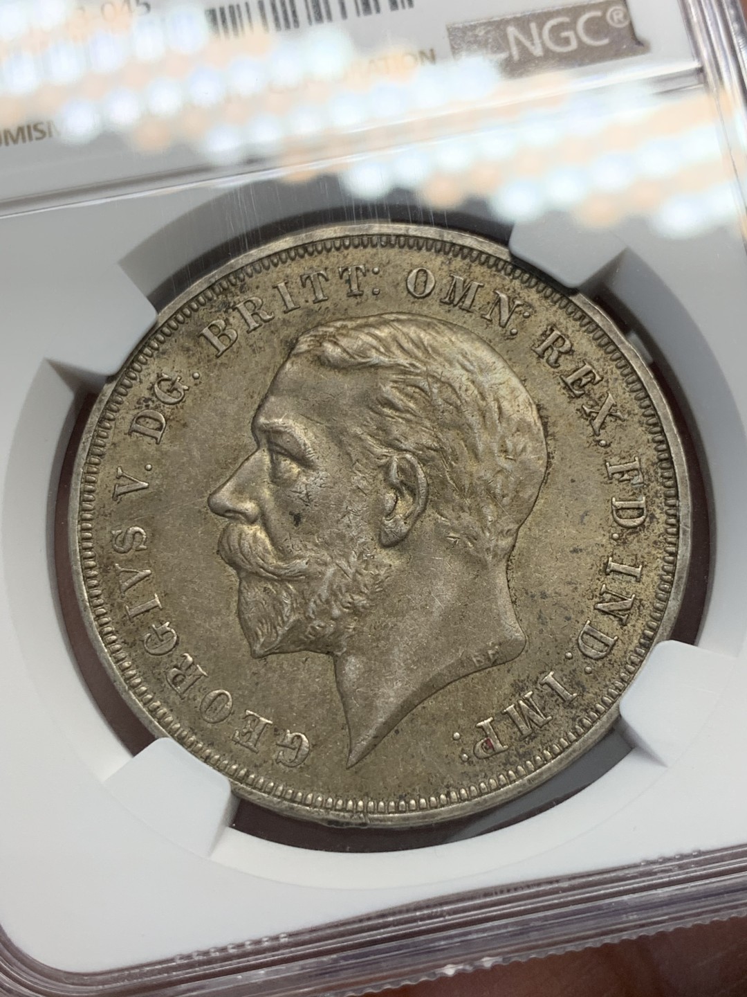《竞宝斋》第125场-周日，周一 ，2场连拍（全场包邮） NGC-MS64 英国 1935年 1克朗 乔五木马剑银币 原味无洗 英系必备品种