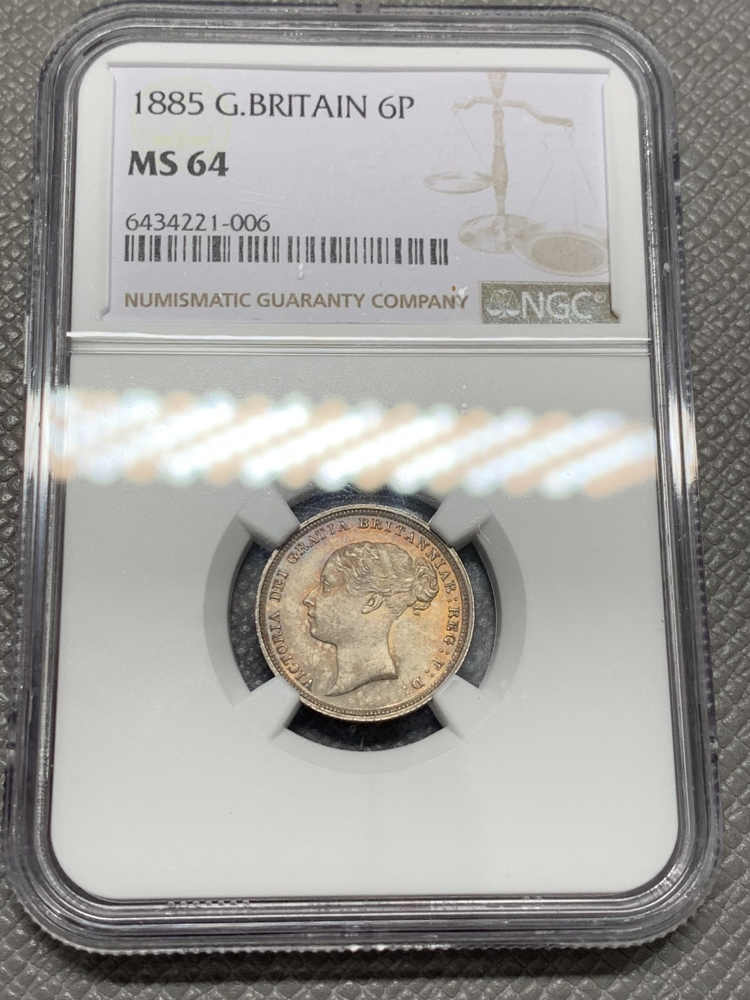 《竞宝斋》第125场-周日，周一 ，2场连拍（全场包邮） NGC MS64 英国 1885年 维多利亚女王 年轻头像 SIX版 6便士银币 深彩包浆 细节极好