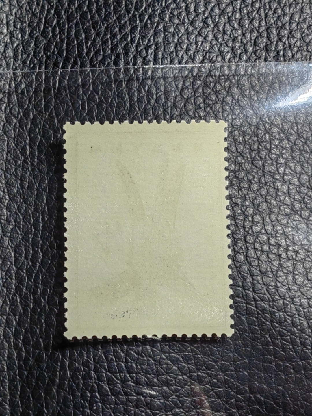 洪涛臻品批发群  精选邮票限时拍卖第一百二十一期 【评级推荐】特63青铜器  8-1新票一枚，版撕全品嘎嘎绝，齿孔饱满圆润，白胶润泽无任何瑕疵，ASG评级搏分首选，包OG。