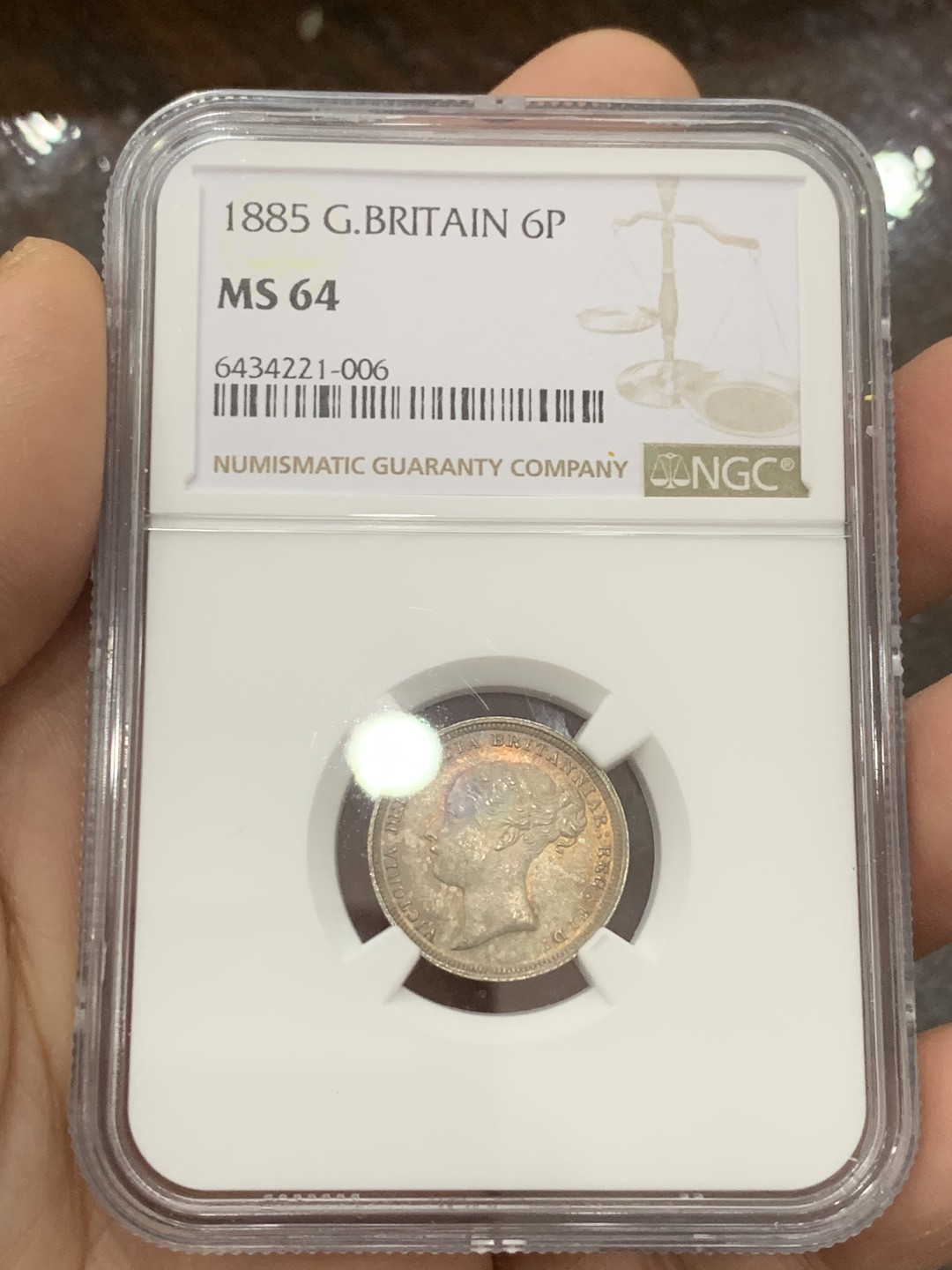 《竞宝斋》第125场-周日，周一 ，2场连拍（全场包邮） NGC MS64 英国 1885年 维多利亚女王 年轻头像 SIX版 6便士银币 深彩包浆 细节极好