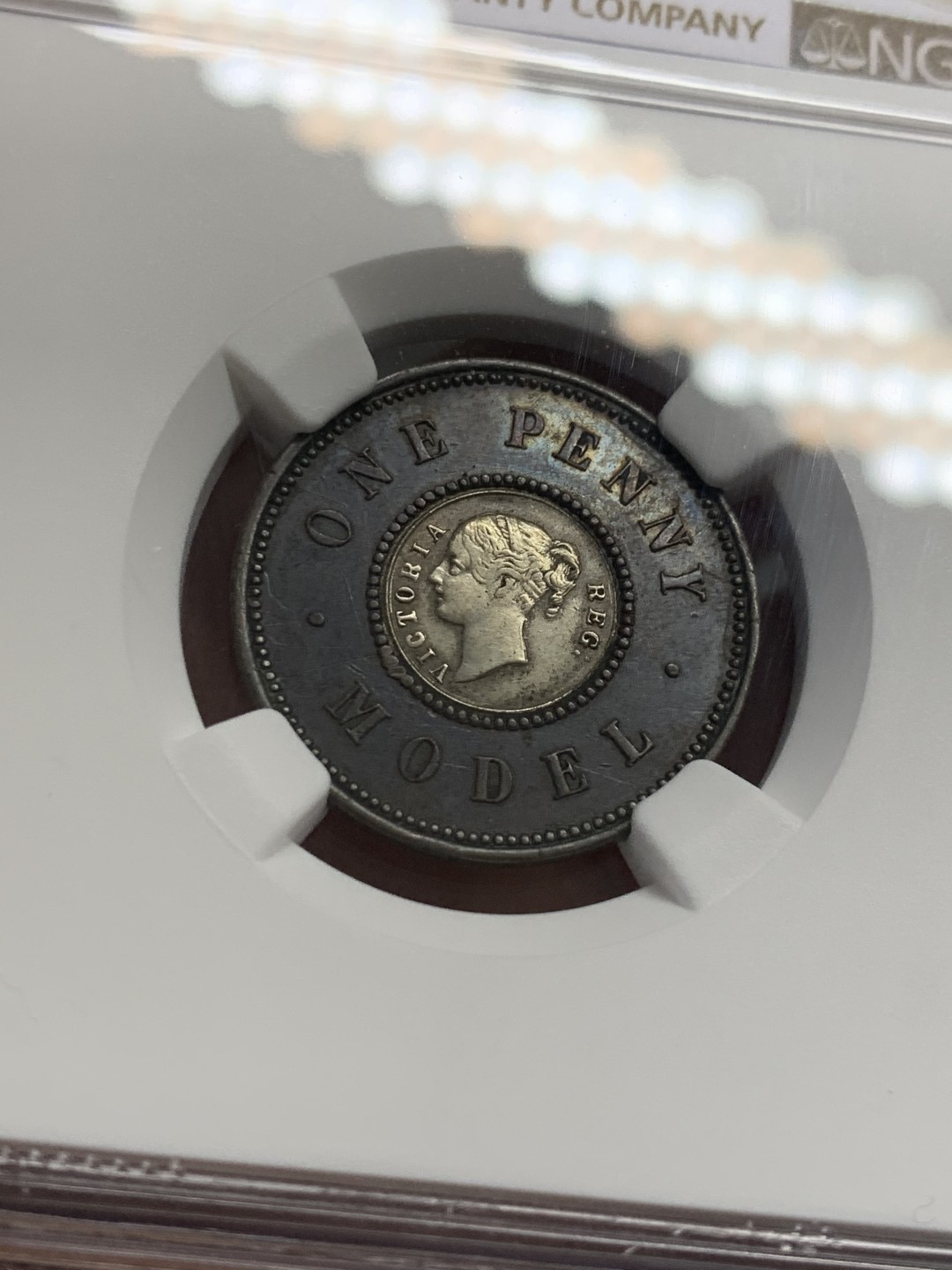 《竞宝斋》第125场-周日，周一 ，2场连拍（全场包邮） NGC UNC  英国 1844年 双色便士  细节很不错 巧克力包浆