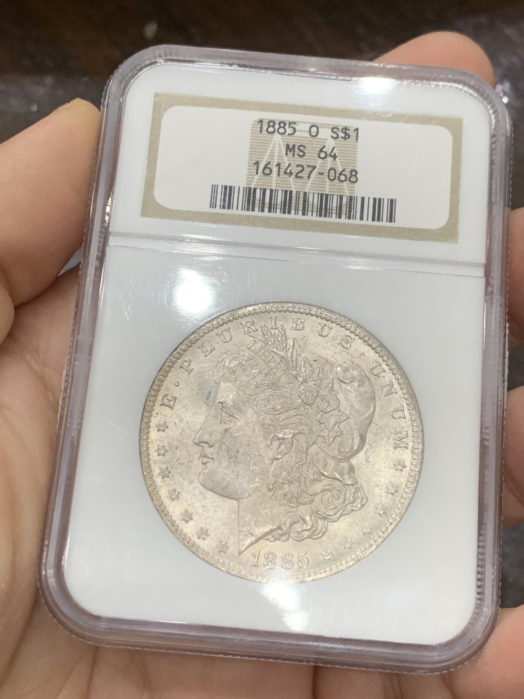 《竞宝斋》第125场-周日，周一 ，2场连拍（全场包邮） NGC-MS64 美国 1885年 1美元 摩根银币 NGC老盒 小彩虹包浆