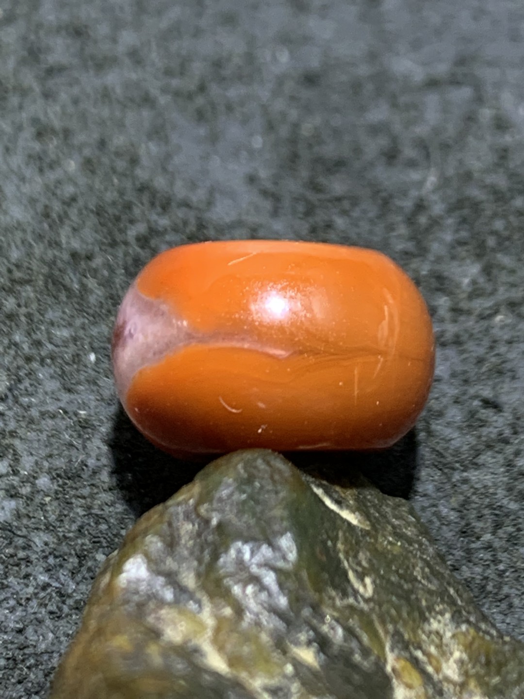 精美川料南红玛瑙冰飘柿子红面包圈小平安扣一个，