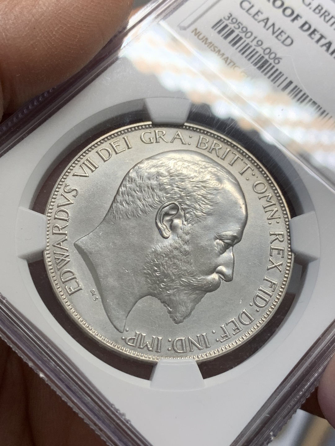 《竞宝斋》第126场-周日，周一 ，2场连拍（全场包邮） NGC-PR 1902年英国爱德华七世马剑克朗 轻微清洗痕迹，精制版头发清晰，性价比之选