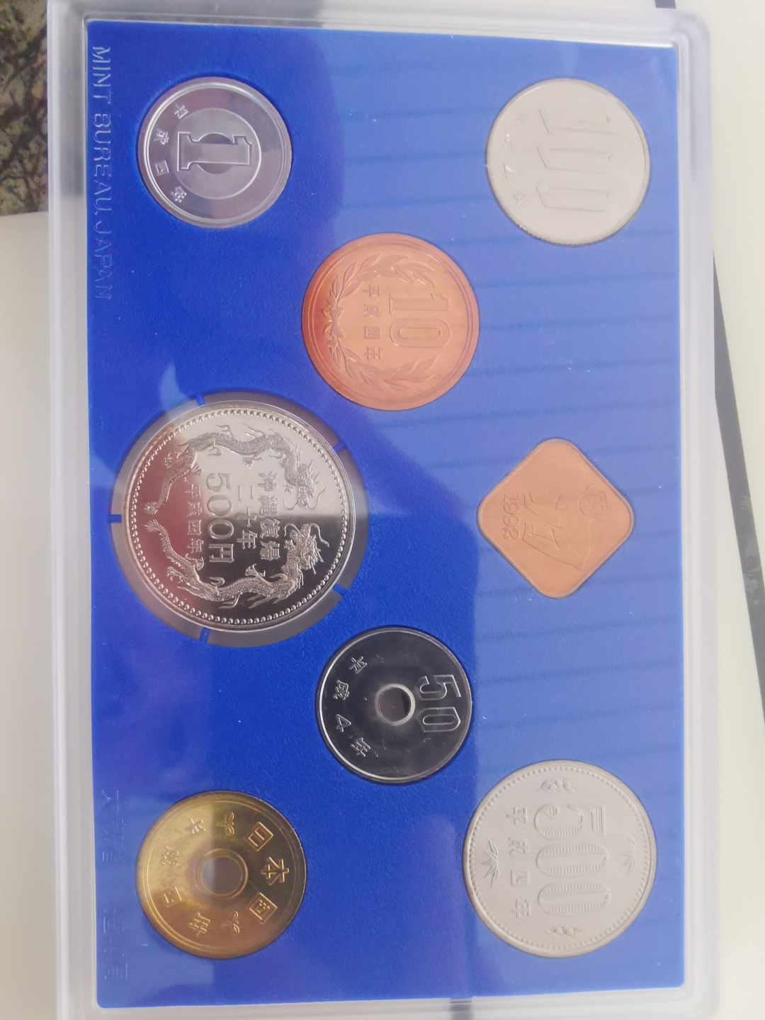 小岛钱币 第一拍  日本纪念币专场 满百包邮 冲绳20周年纪念1992年1—500円8枚带猴年纪念章