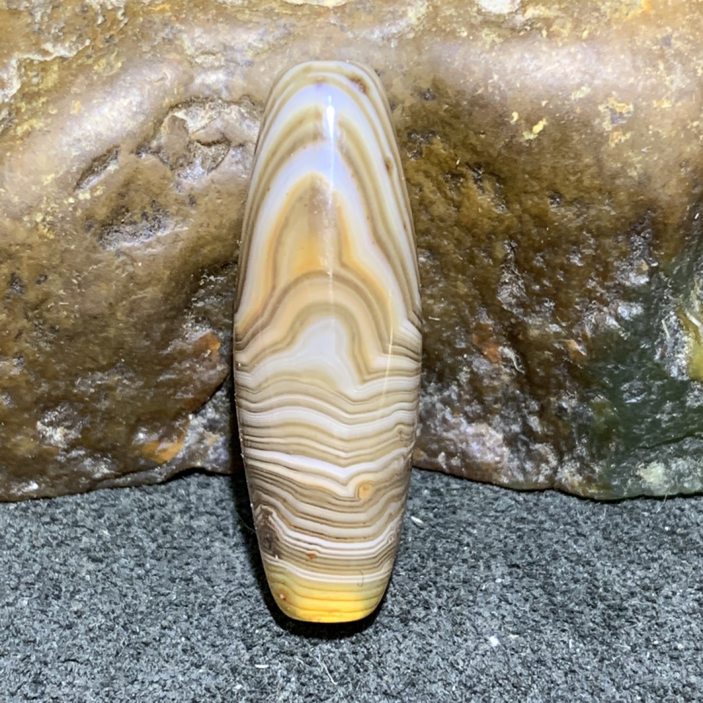 精美千层纹缠丝玛瑙桶珠一个