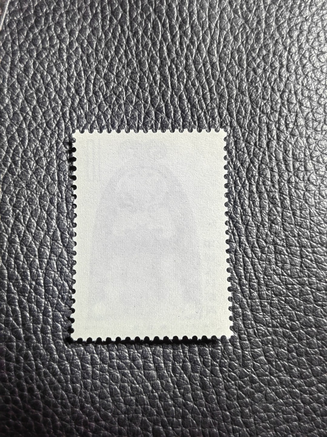 洪涛臻品批发群  精选邮票限时拍卖第一百二十二期 T45脸谱8-5新一枚，版期全品嘎嘎绝，正宗版撕货，一手撕版，带硅胶手套撕版，收藏级品相，喜欢不要错过