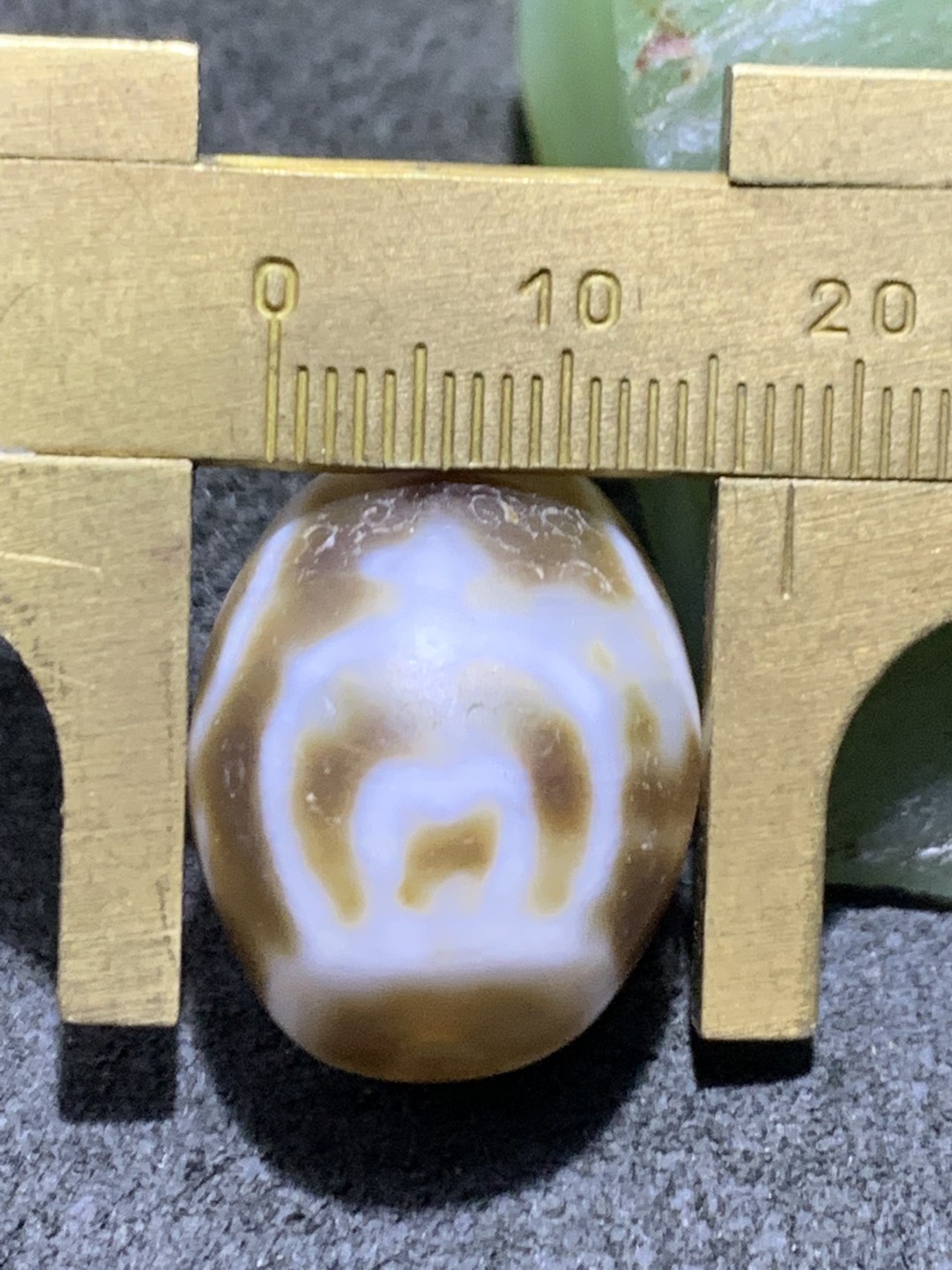 仅此一颗，精品达洛宝瓶玛瑙天珠一颗