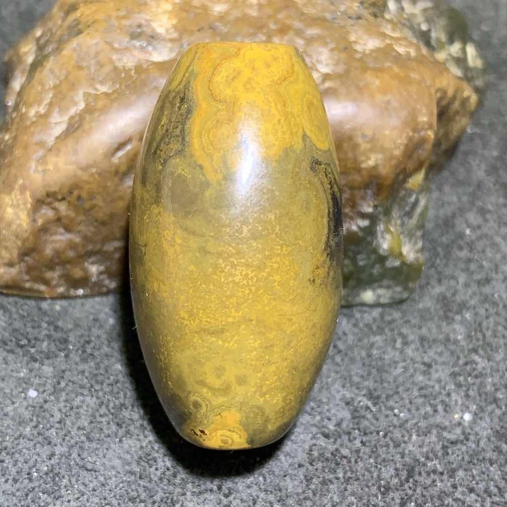 精美天然九眼页岩石天眼蒙天珠勒子一颗！