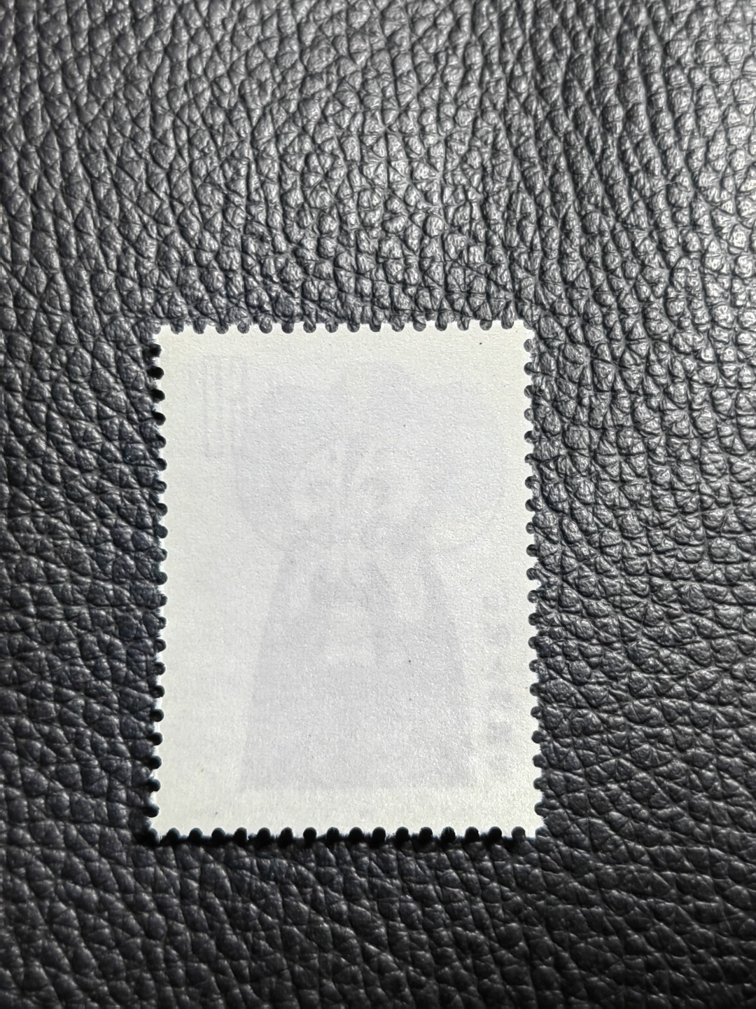 洪涛臻品批发群  精选邮票限时拍卖第一百二十二期 T45脸谱8-7新一枚，版期全品嘎嘎绝，正宗版撕货，一手撕版，带硅胶手套撕版，收藏级品相，喜欢不要错过