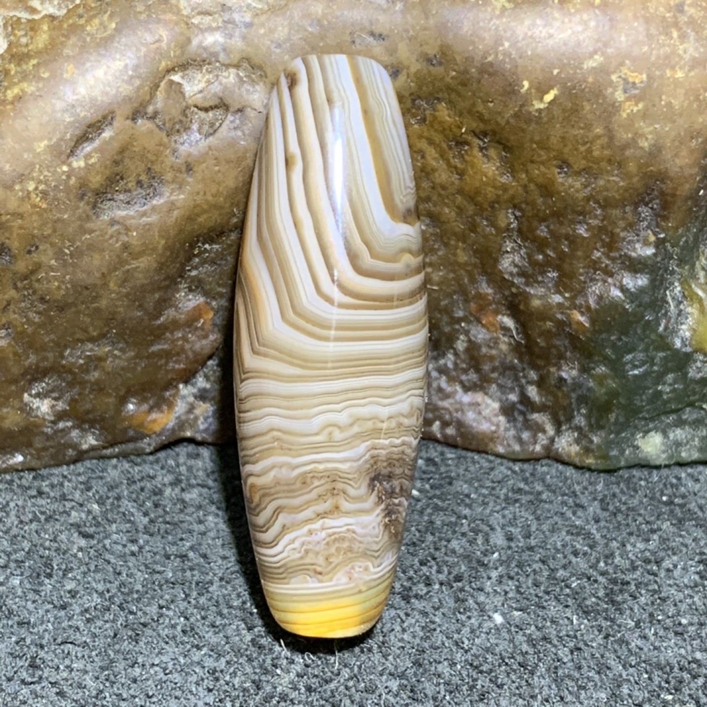 精美千层纹缠丝玛瑙桶珠一个