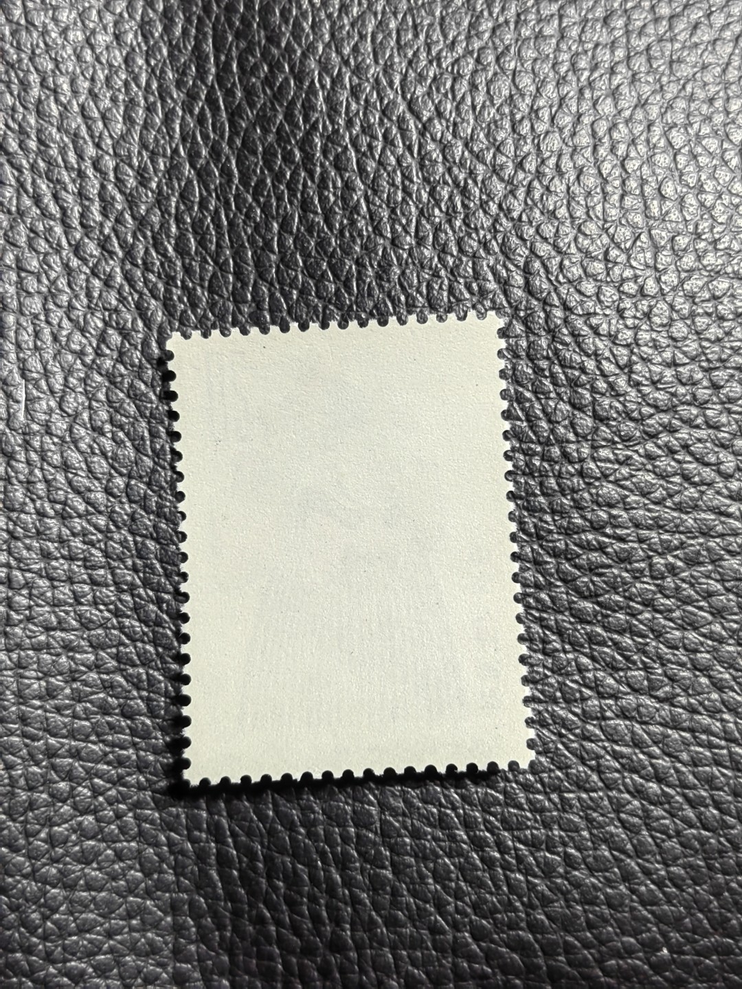 洪涛臻品批发群  精选邮票限时拍卖第一百二十二期 T45脸谱8-6新一枚，版期全品嘎嘎绝，正宗版撕货，一手撕版，带硅胶手套撕版，收藏级品相，喜欢不要错过