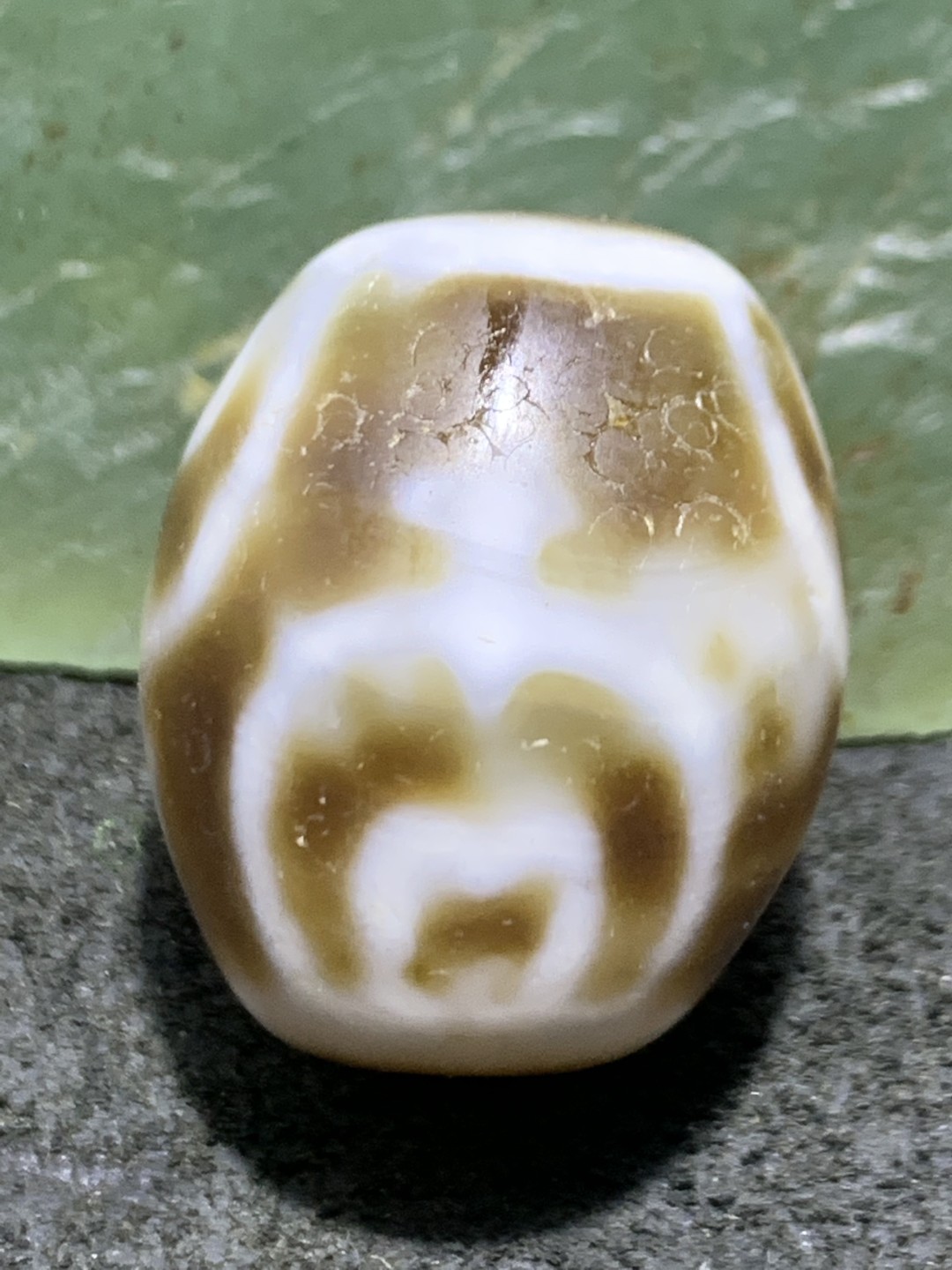 仅此一颗，精品达洛宝瓶玛瑙天珠一颗