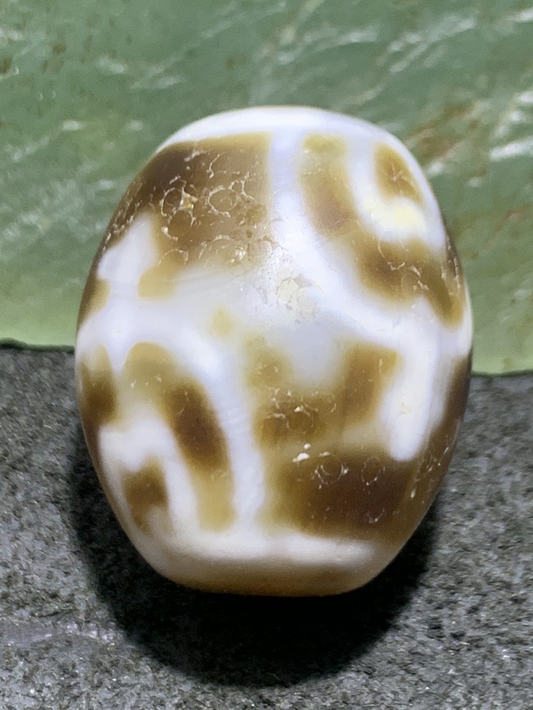 仅此一颗，精品达洛宝瓶玛瑙天珠一颗