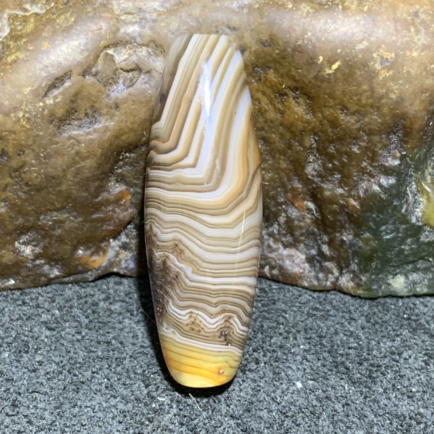 精美千层纹缠丝玛瑙桶珠一个