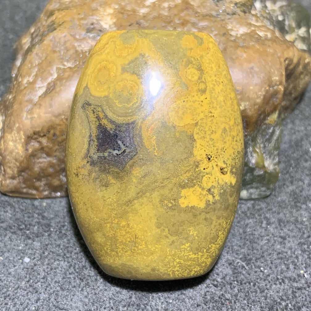 精美天然九眼页岩石天眼蒙天珠勒子一颗！