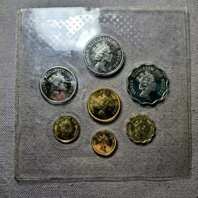 第三十九期 十二月第7拍好品散币 - 12.7.2香港1988年套币，黄铜五毫有遐思，塑料膜花，有视频看