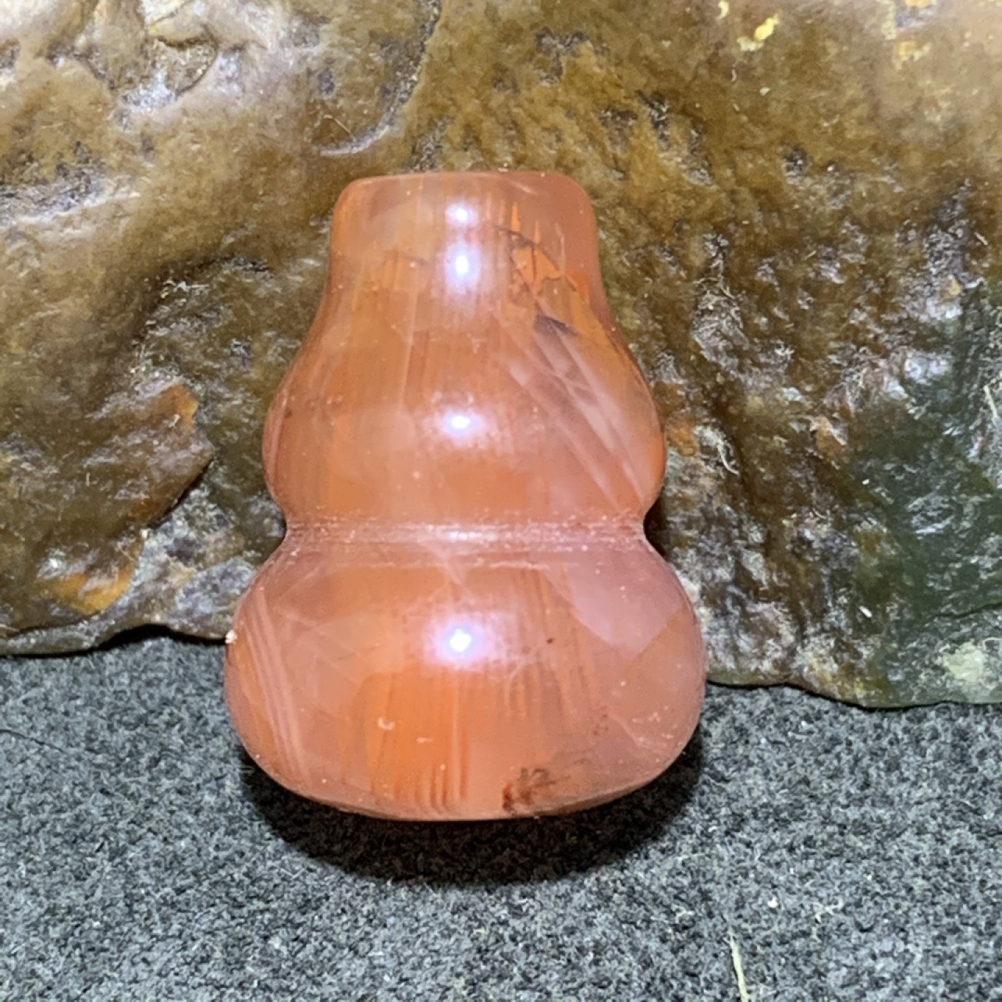 川料南红玛瑙小葫芦吊坠一个！