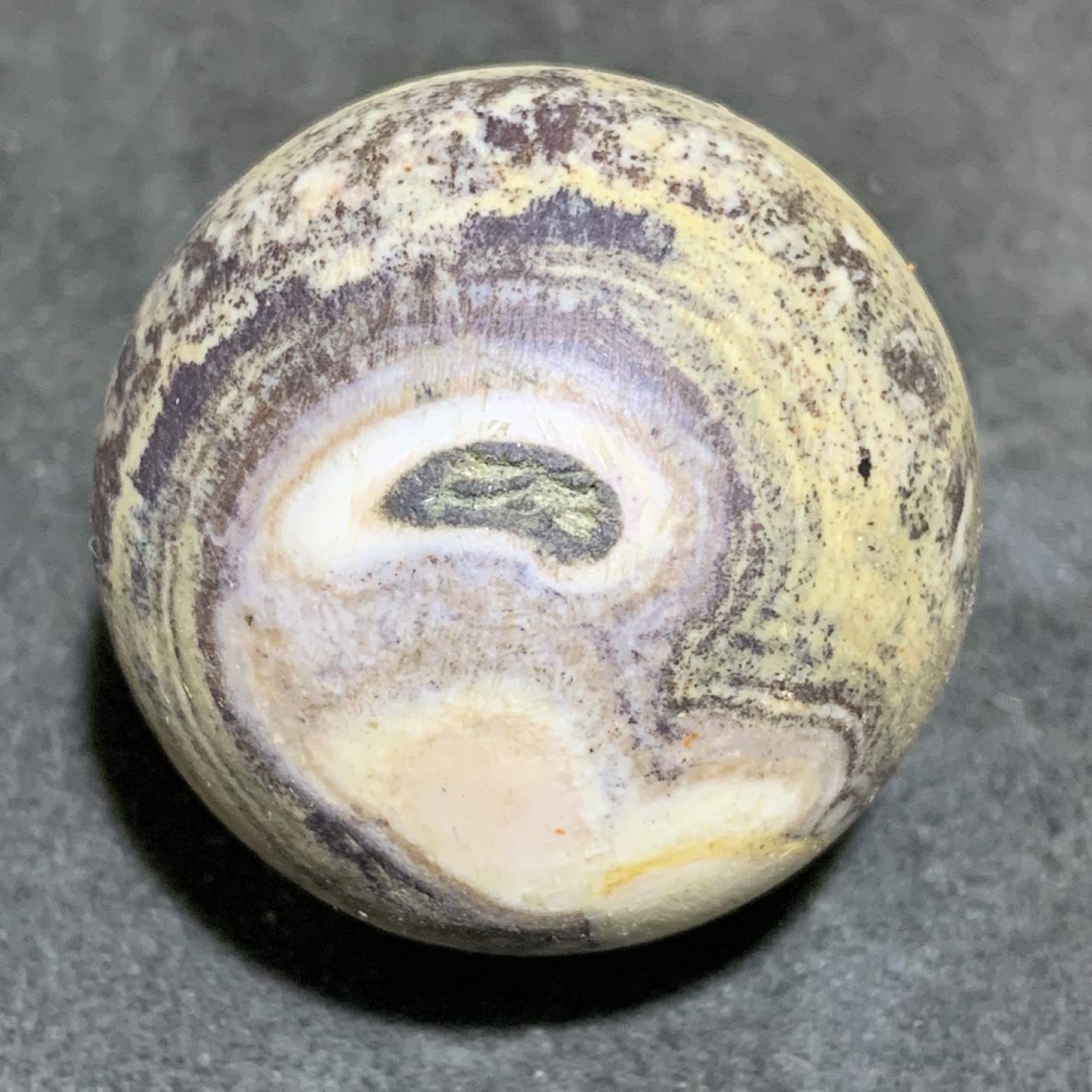 精美亚光冰飘战国红玛瑙大圆球一颗！