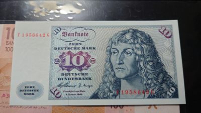 即日起至节前拍卖800以上全部本店贴钱发顺丰避免严重延误【世界钱币收藏】精选微拍第52期 暨2022年第九期 含部分经典高分评级币 1960年初版10马克 全新绝品尾号42