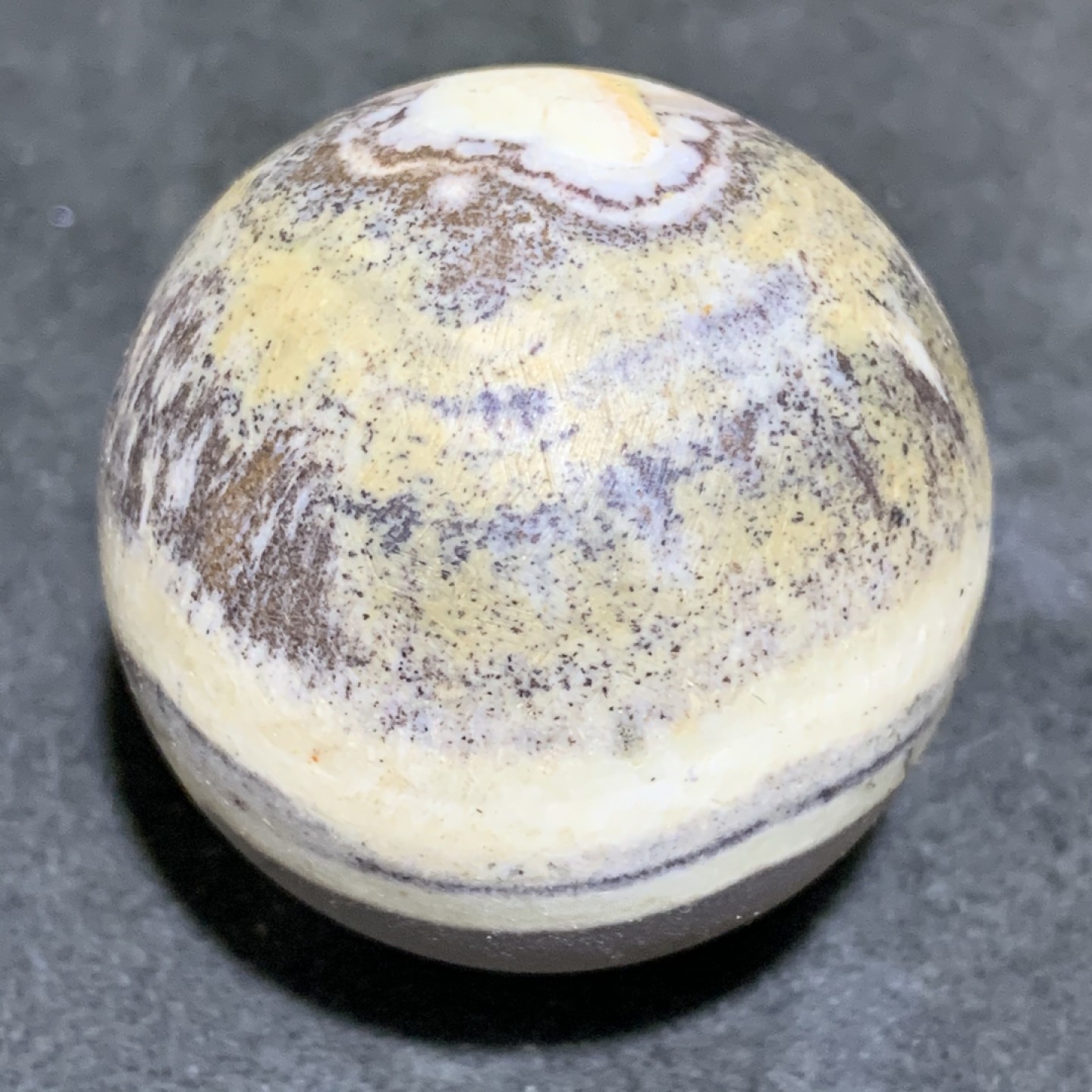 精美亚光冰飘战国红玛瑙大圆球一颗！