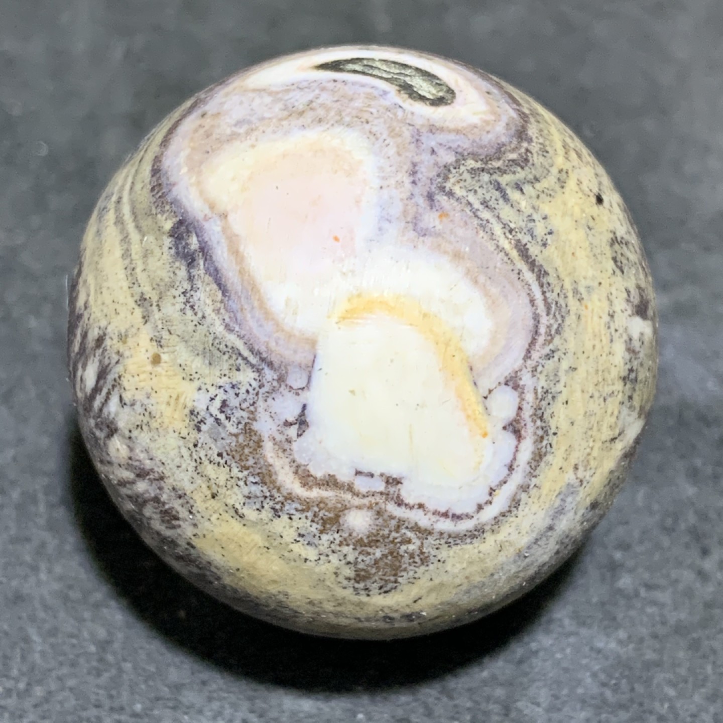 精美亚光冰飘战国红玛瑙大圆球一颗！